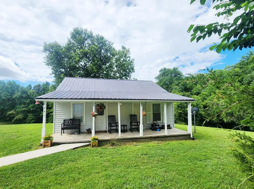 6091 Carrs Chapel Road Silver Point TN 38582