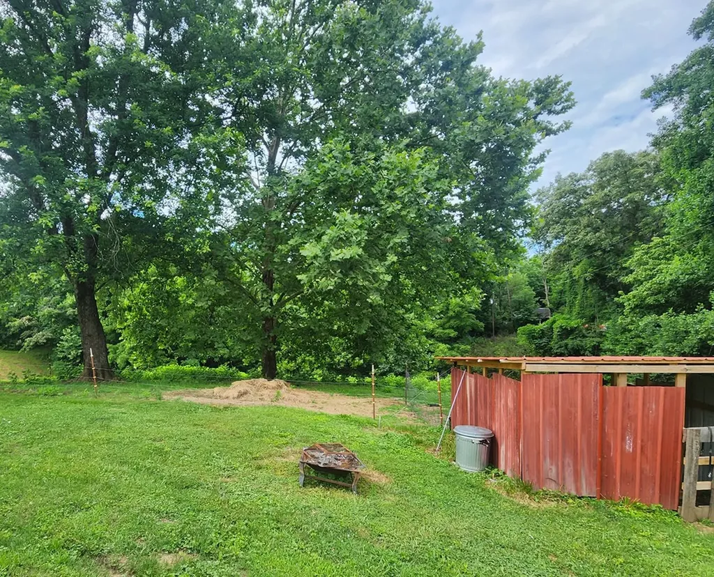 6091 Carrs Chapel Road Silver Point TN 38582