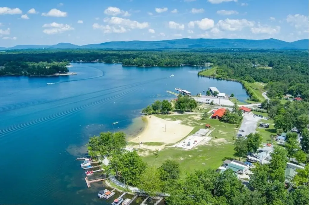 44 Arapaho Trail Crossville TN 38572