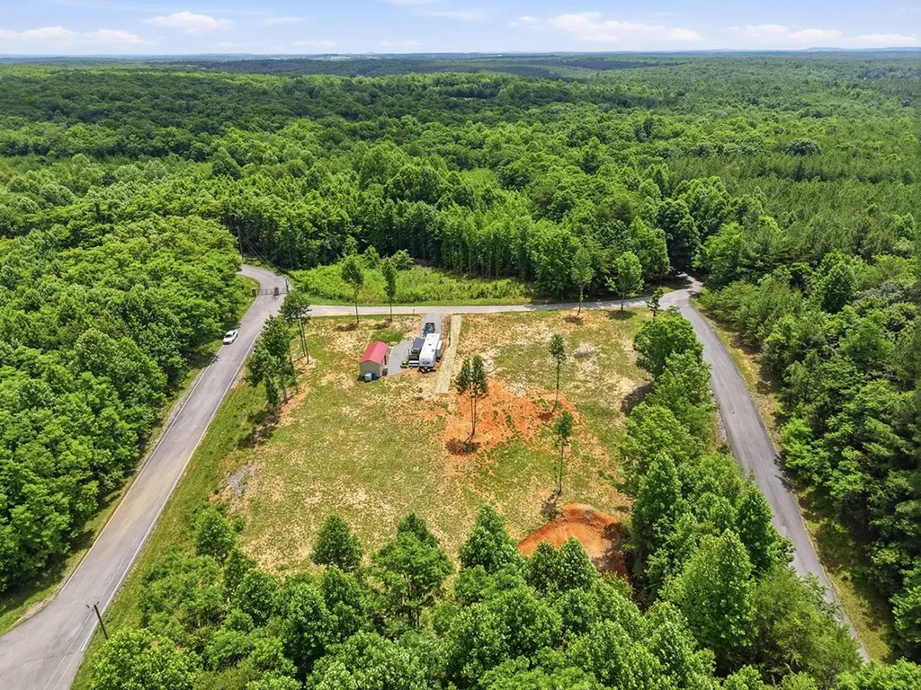 1311 Hillis Cemetery Spencer TN 38585