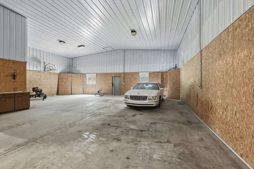 1639 Eucalyptus Drive Byrdstown TN 38549