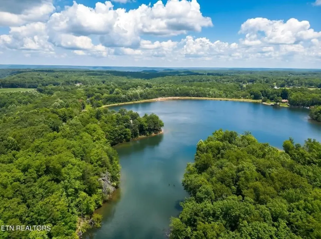 1518 Perimeter Drive Jamestown TN 38556-6128