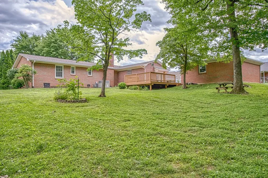 886 Fairground Street Cookeville TN 38501