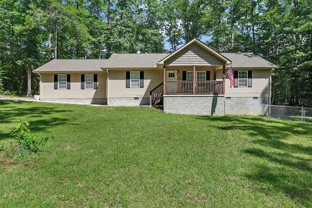 122 Jay Loop Jamestown TN 38556