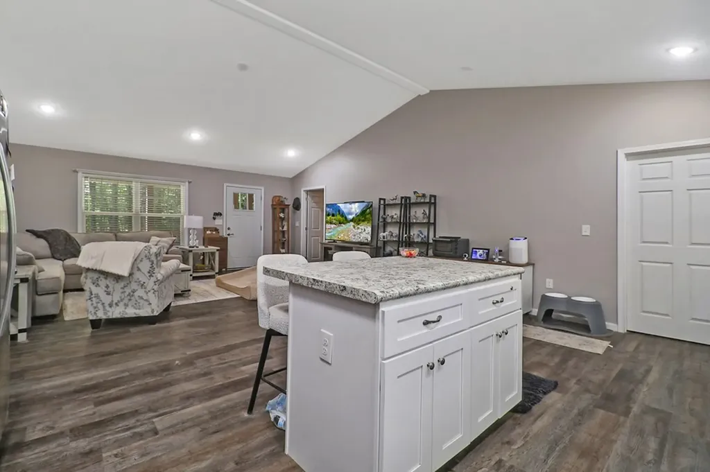 122 Jay Loop Jamestown TN 38556