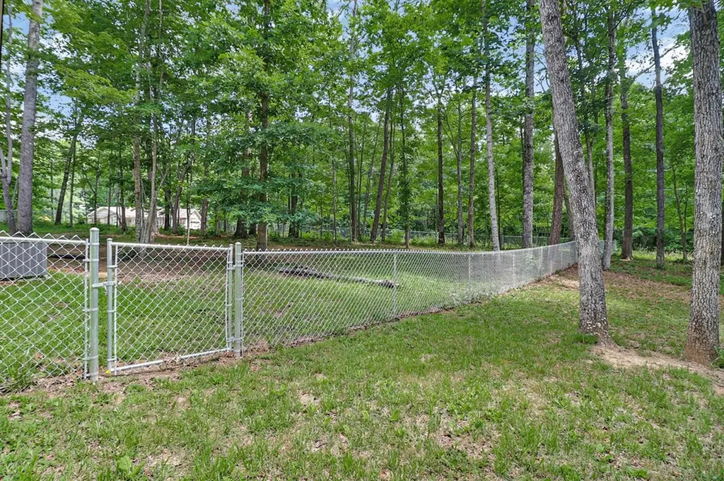 122 Jay Loop Jamestown TN 38556