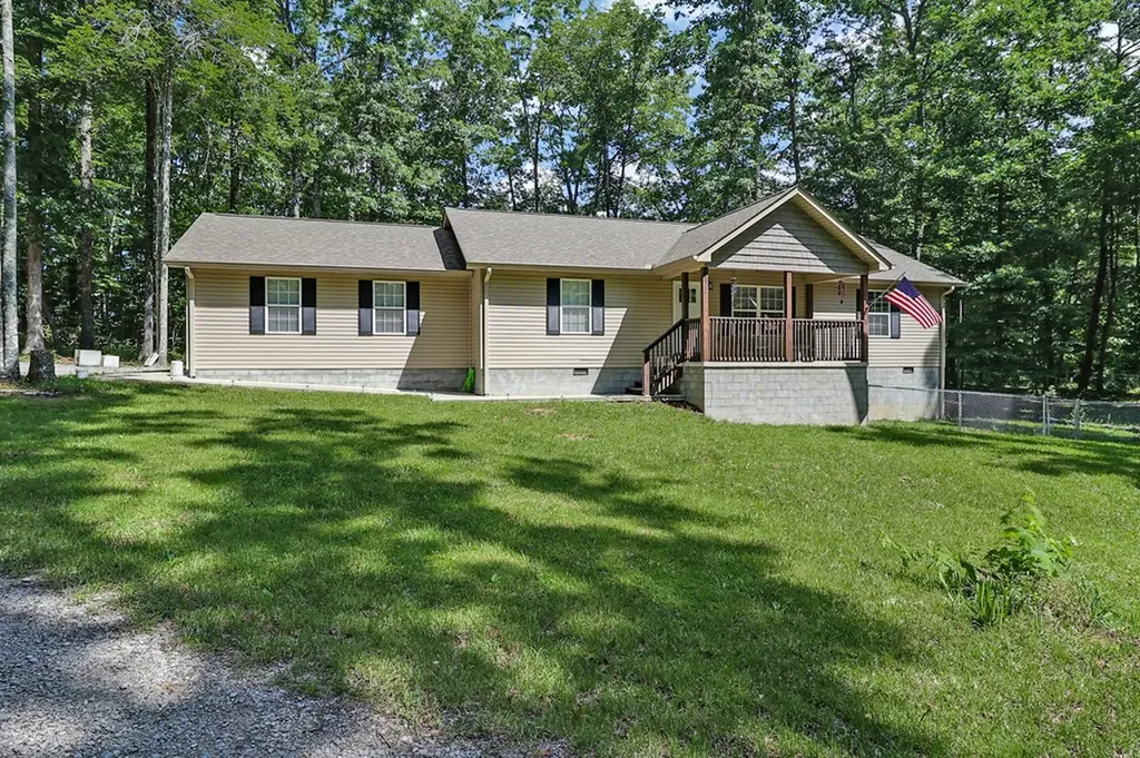 122 Jay Loop Jamestown TN 38556