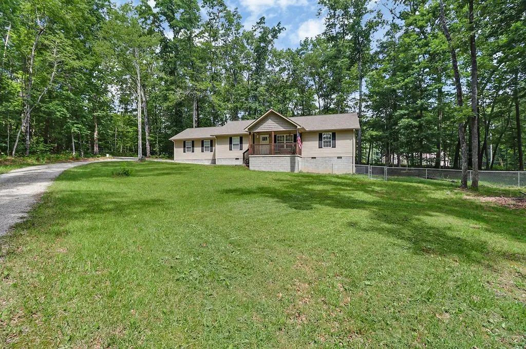 122 Jay Loop Jamestown TN 38556