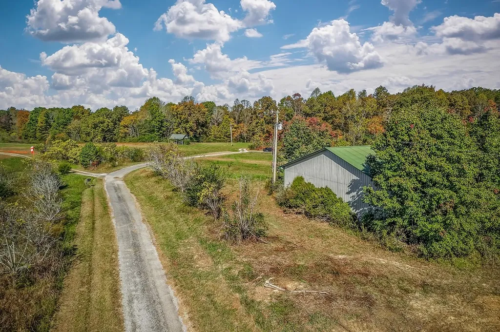 9.43 Ac Roberts Cemetery Road Walling TN 38587