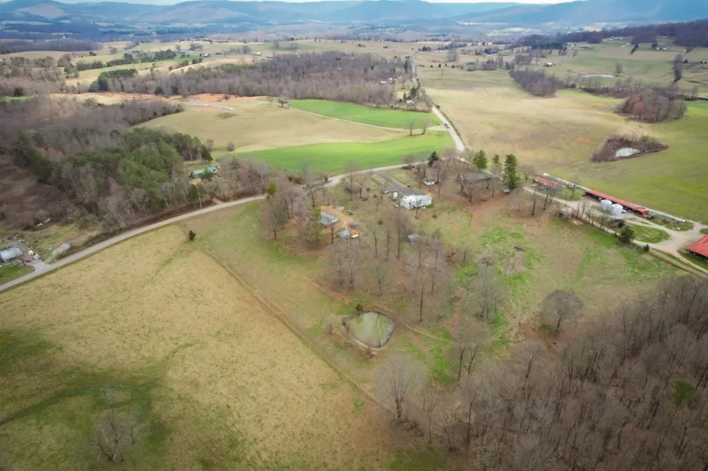 1152 Dogwalk Road Monroe TN 38573
