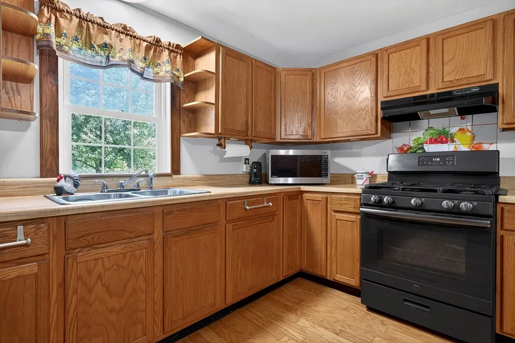 747 Hunting Creek Road Whitleyville TN 38588