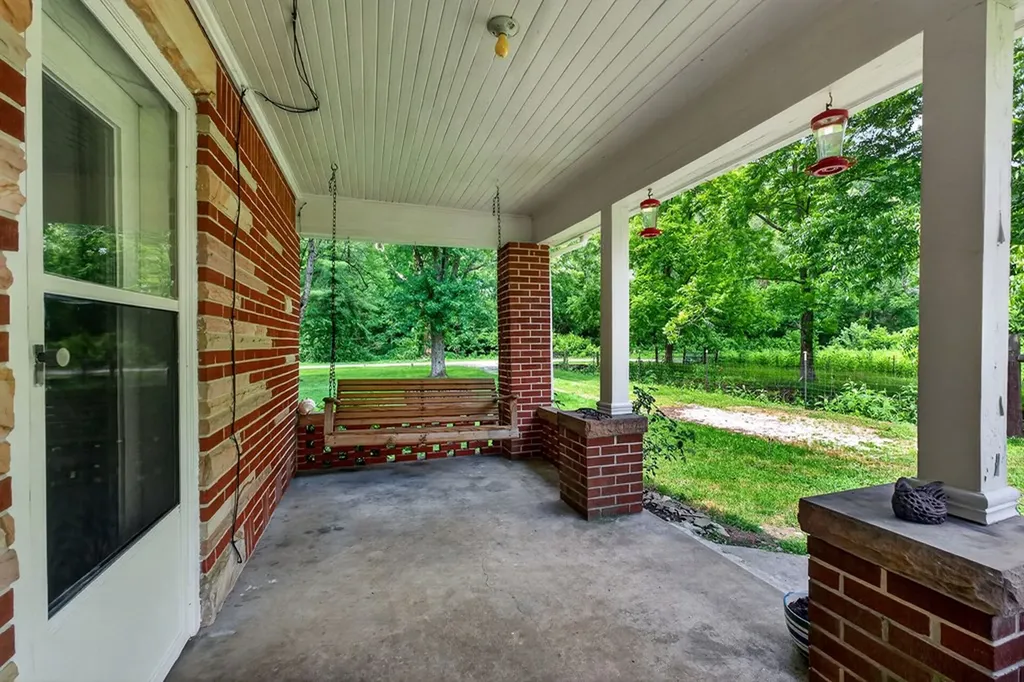 747 Hunting Creek Road Whitleyville TN 38588