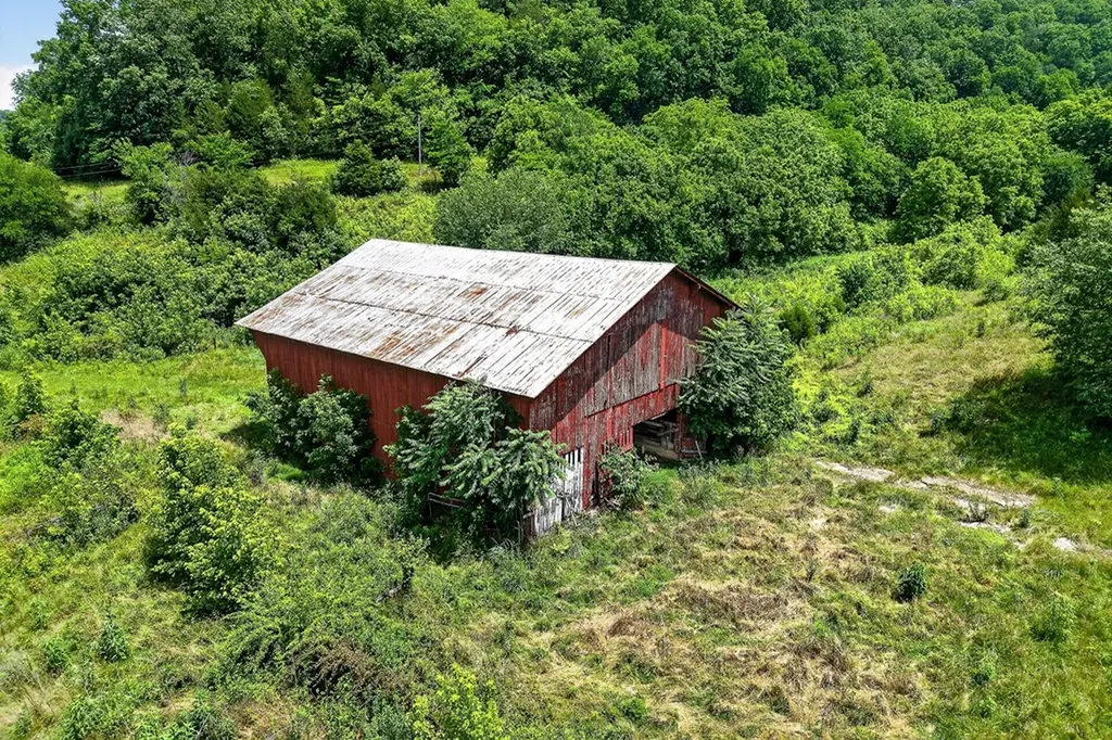 747 Hunting Creek Road Whitleyville TN 38588