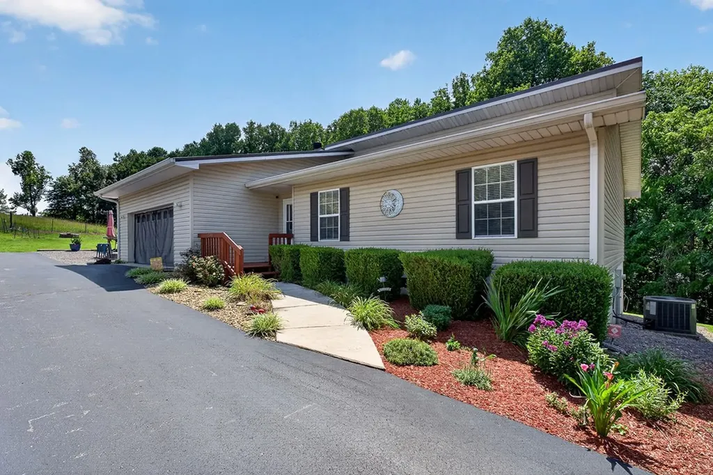 1344 Shepardsville Highway Granville TN 38564