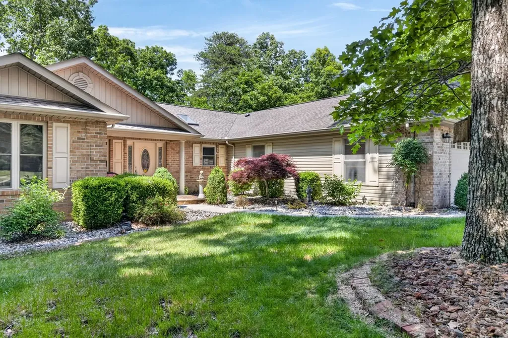 657 Lakeview Drive Crossville TN 38558