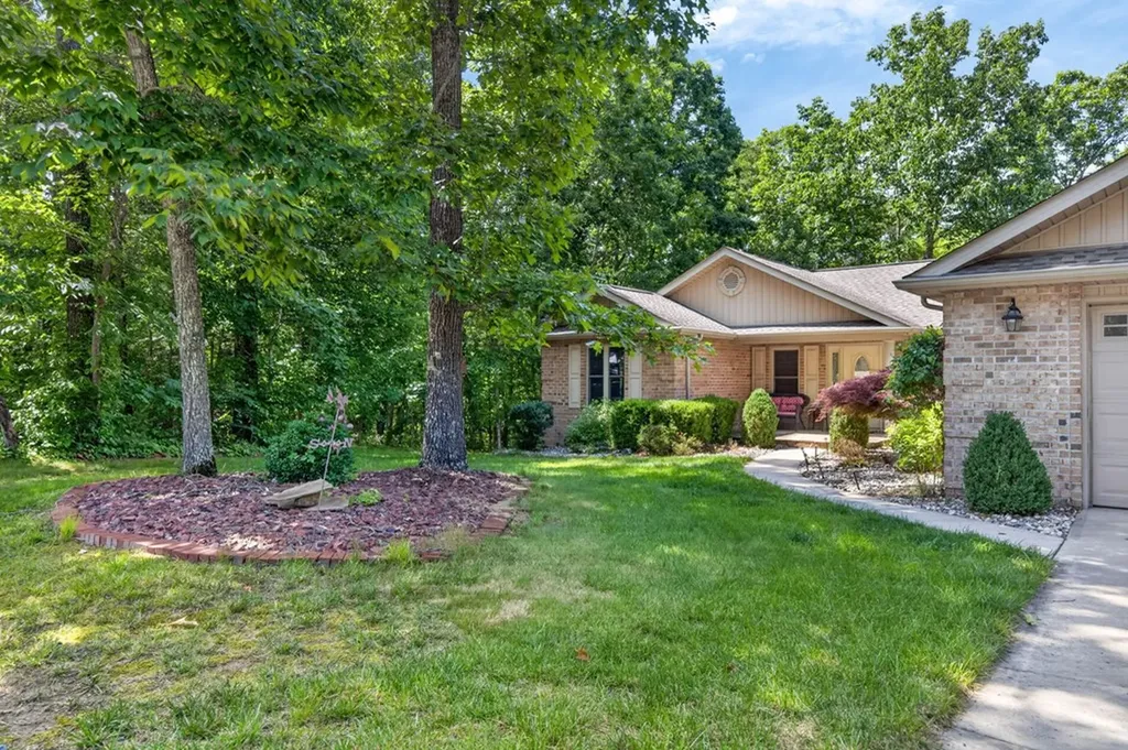 657 Lakeview Drive Crossville TN 38558