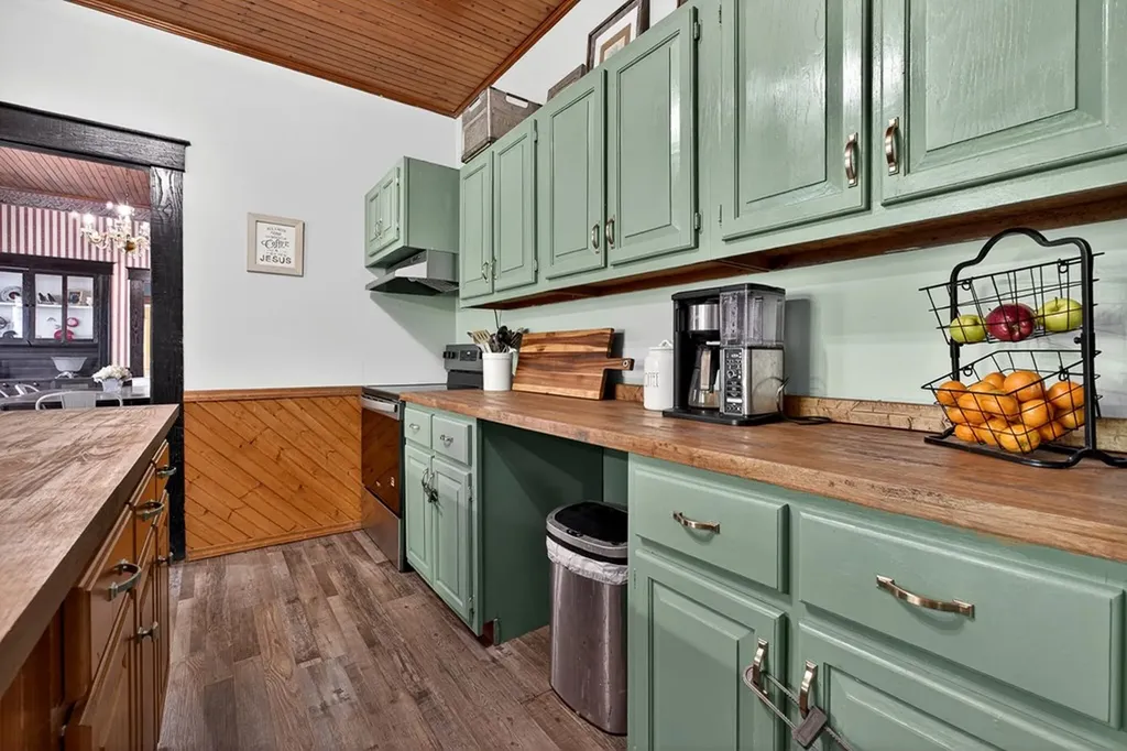 283 Hunting Creek Road Whitleyville TN 38588