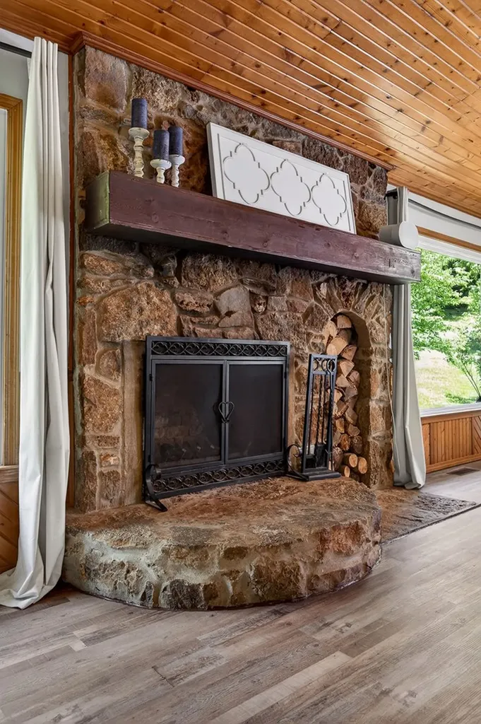283 Hunting Creek Road Whitleyville TN 38588