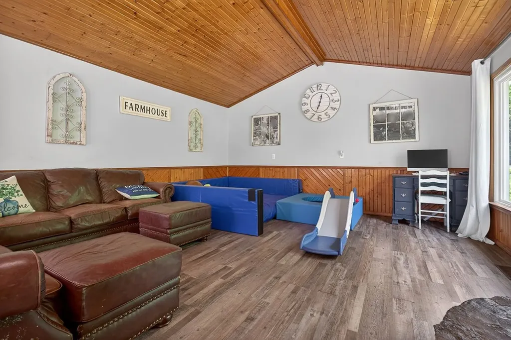 283 Hunting Creek Road Whitleyville TN 38588