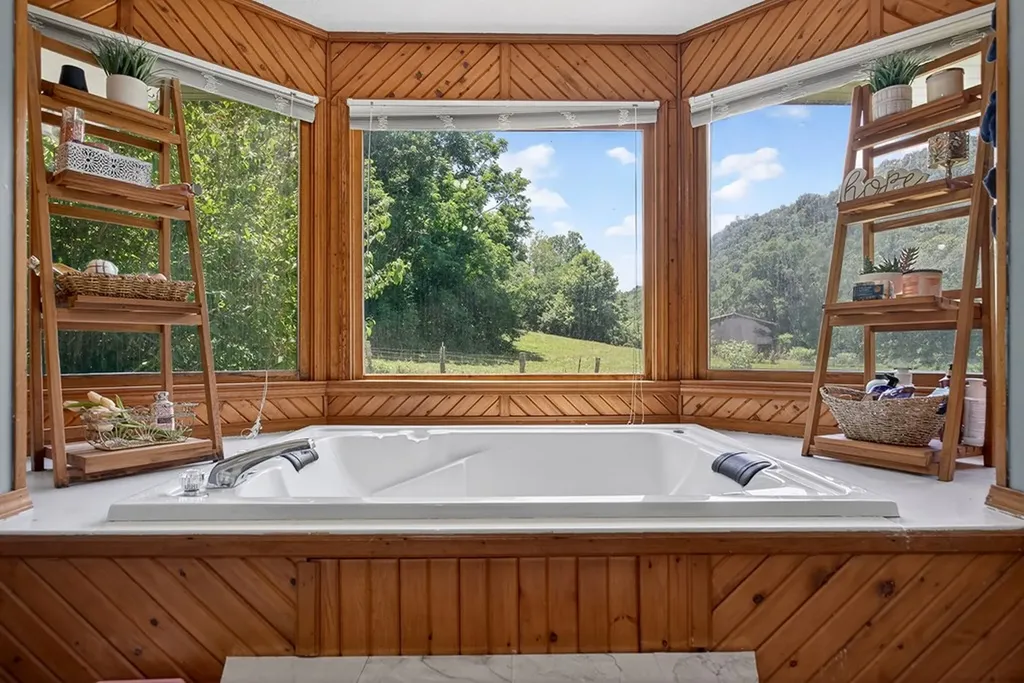 283 Hunting Creek Road Whitleyville TN 38588