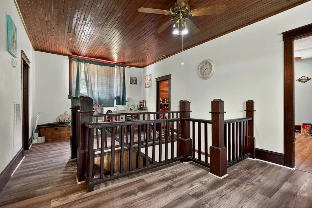 283 Hunting Creek Road Whitleyville TN 38588