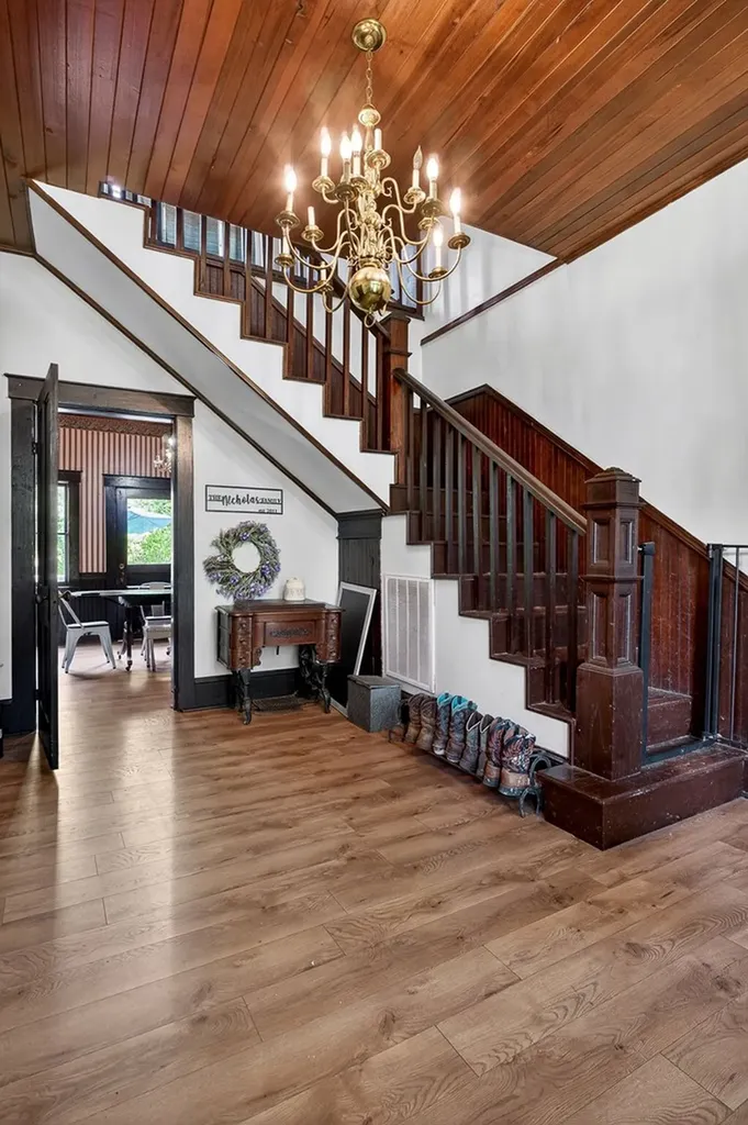 283 Hunting Creek Road Whitleyville TN 38588