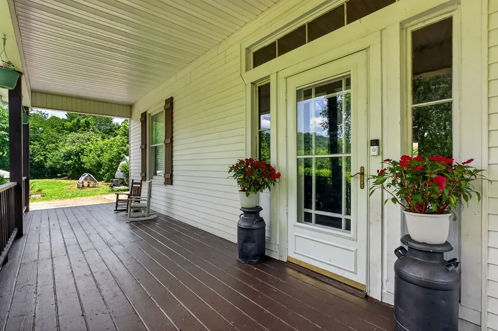283 Hunting Creek Road Whitleyville TN 38588