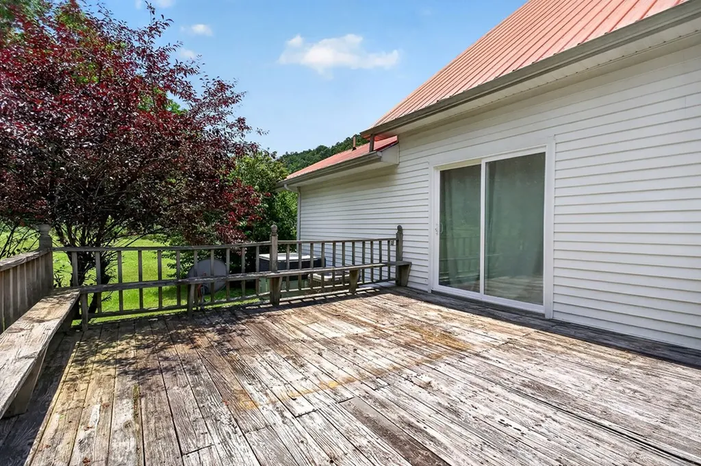 283 Hunting Creek Road Whitleyville TN 38588