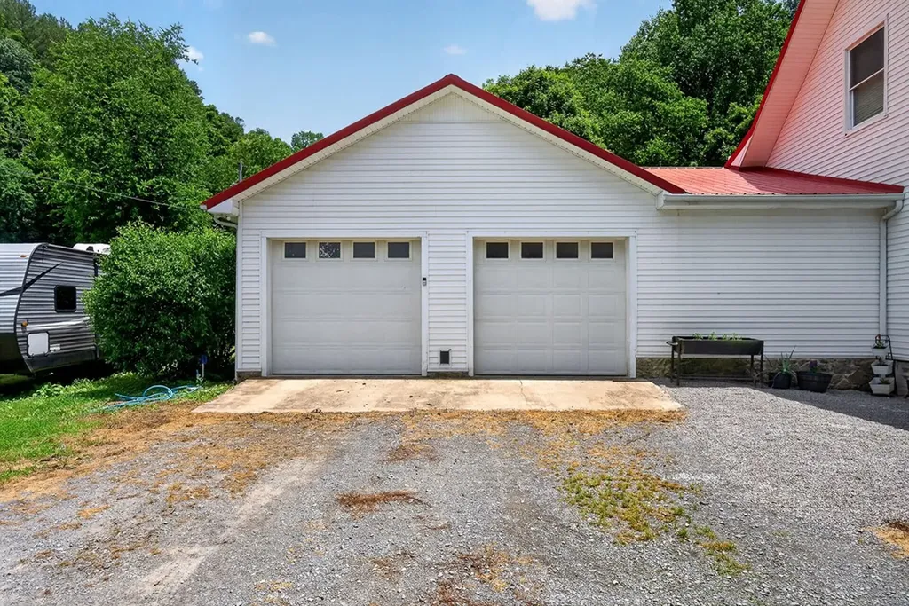 283 Hunting Creek Road Whitleyville TN 38588