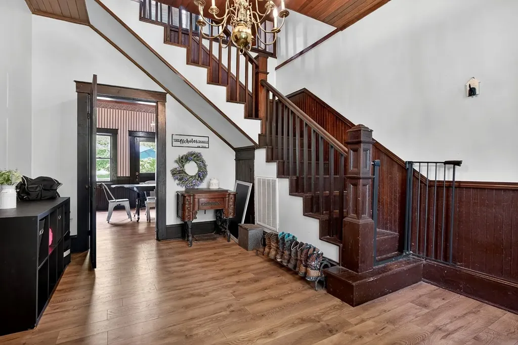 283 Hunting Creek Road Whitleyville TN 38588