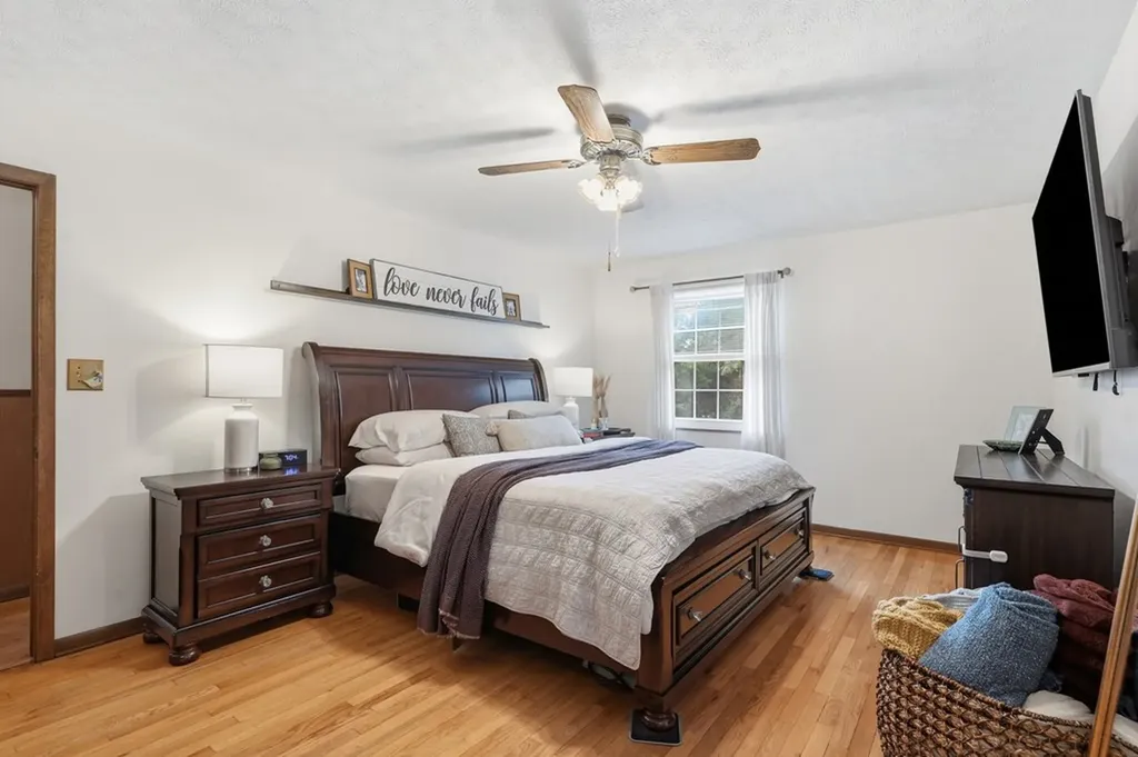 1328 Hillvale Road Louisville TN 37777