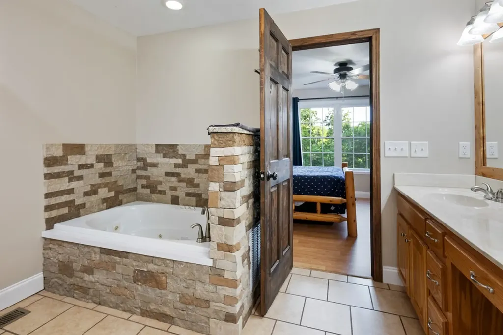 165 Kangaroo Ridge Byrdstown TN 38549
