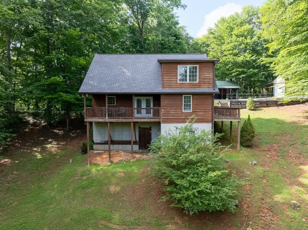 165 Kangaroo Ridge Byrdstown TN 38549