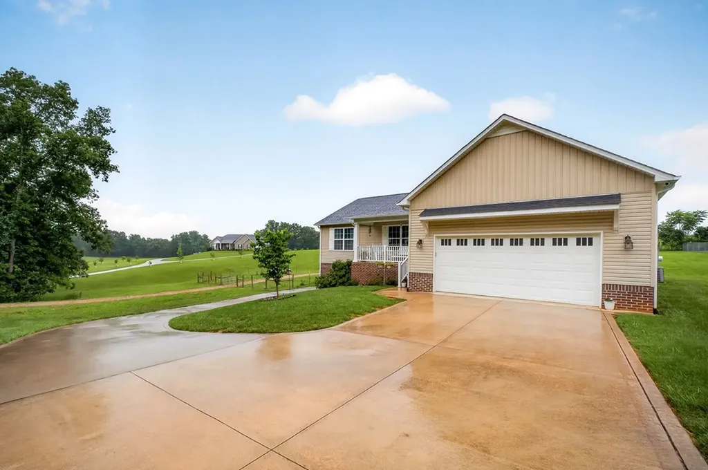 1581 Bay View Drive Cookeville TN 38506