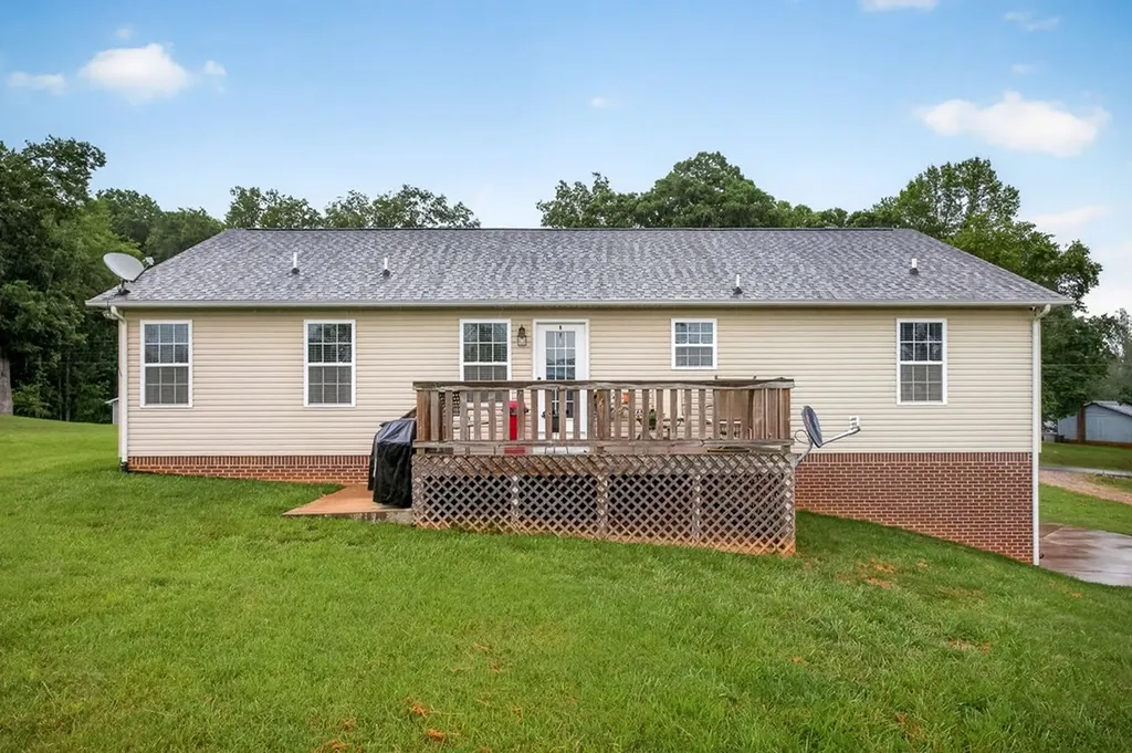 1581 Bay View Drive Cookeville TN 38506
