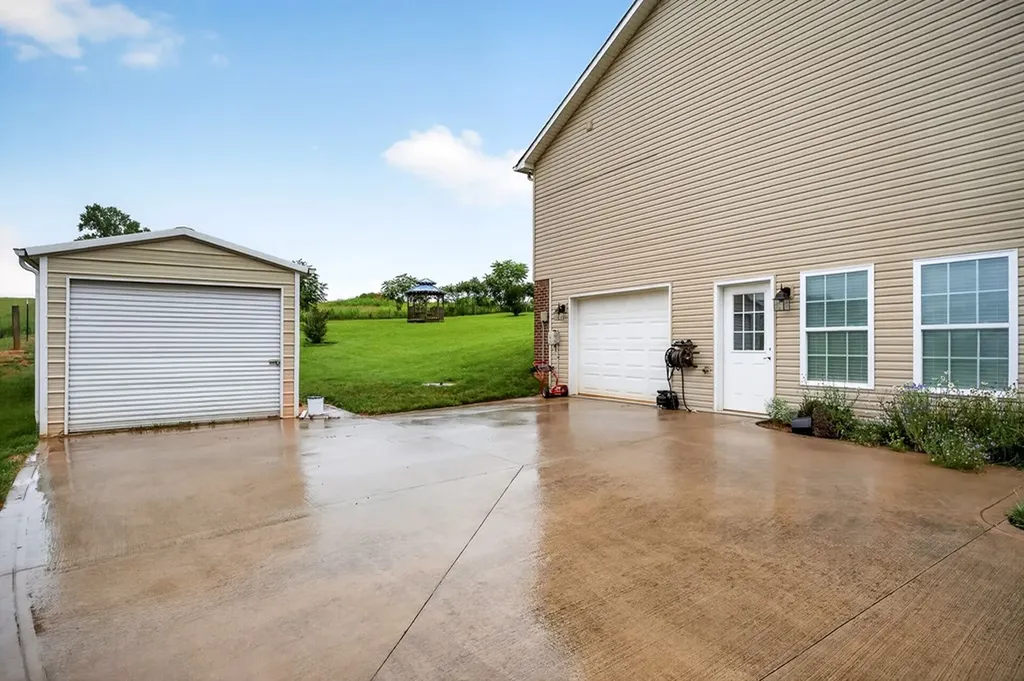 1581 Bay View Drive Cookeville TN 38506