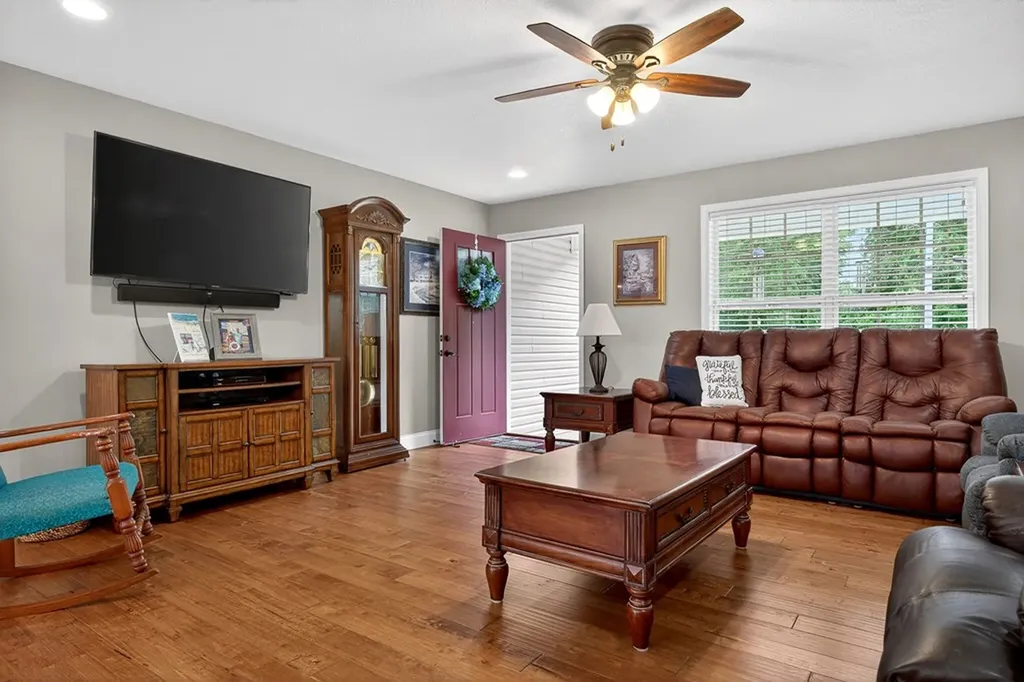 1581 Bay View Drive Cookeville TN 38506
