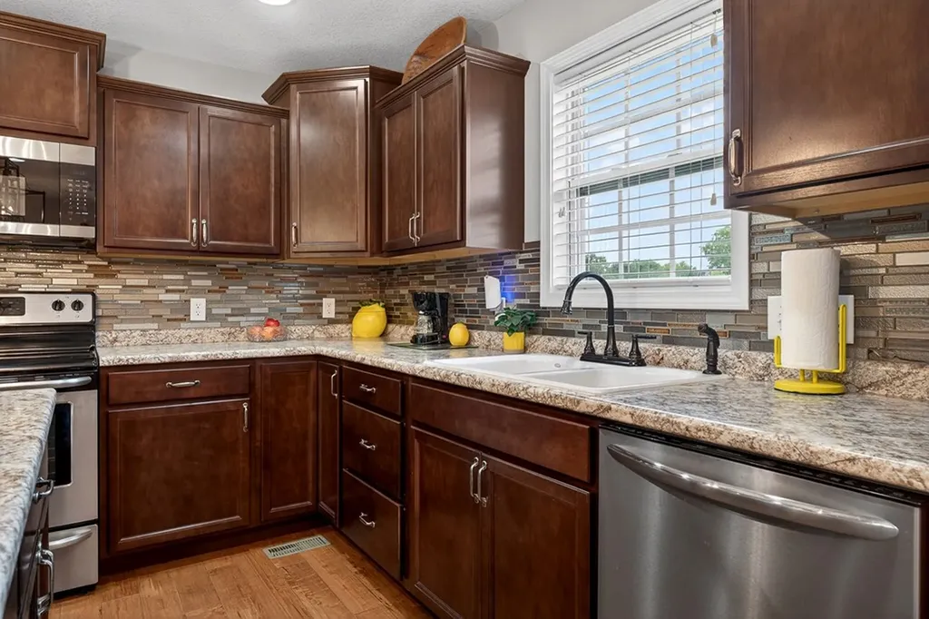 1581 Bay View Drive Cookeville TN 38506