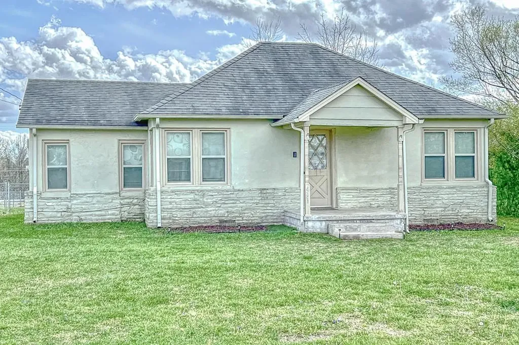 431 Elm Street Baxter TN 38544