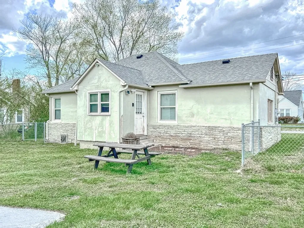 431 Elm Street Baxter TN 38544