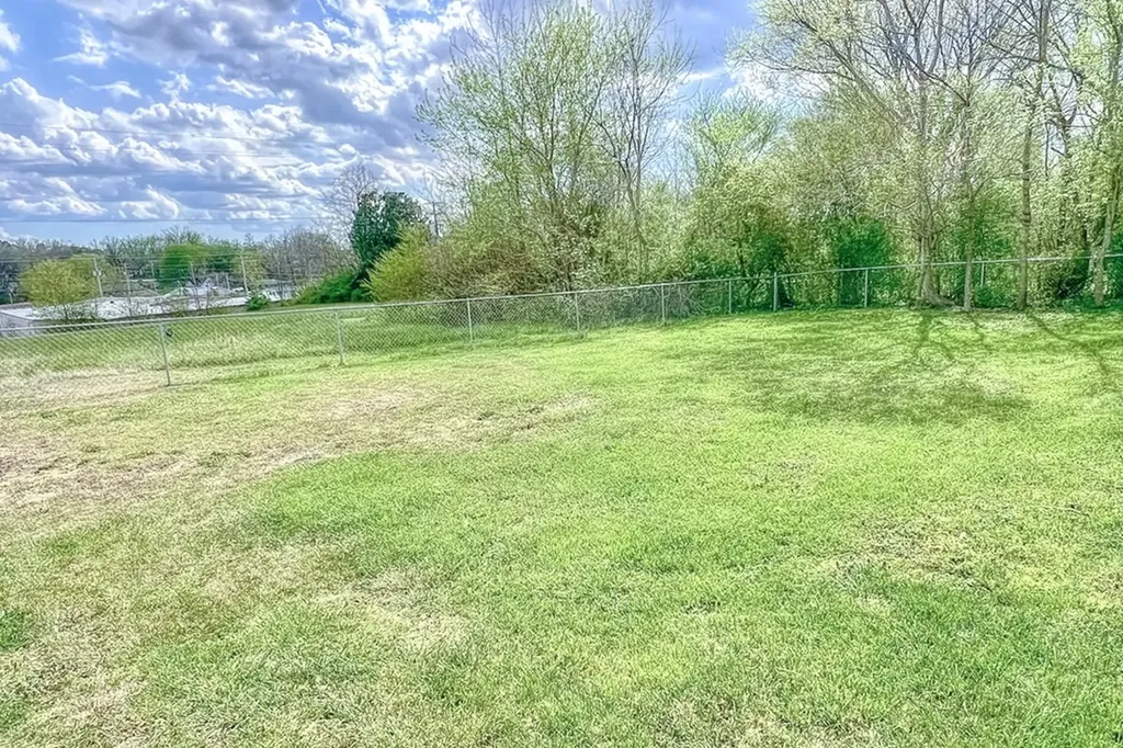 431 Elm Street Baxter TN 38544