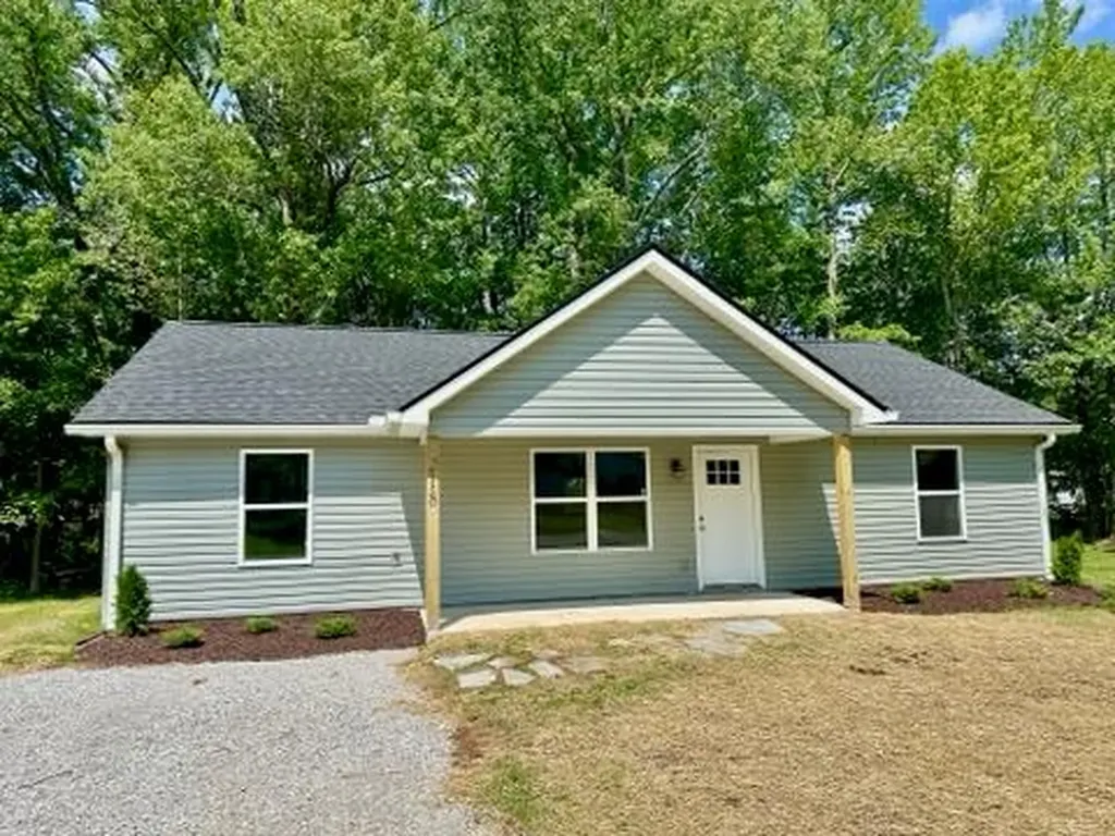 218 E Peter Avenue Monterey TN 38574