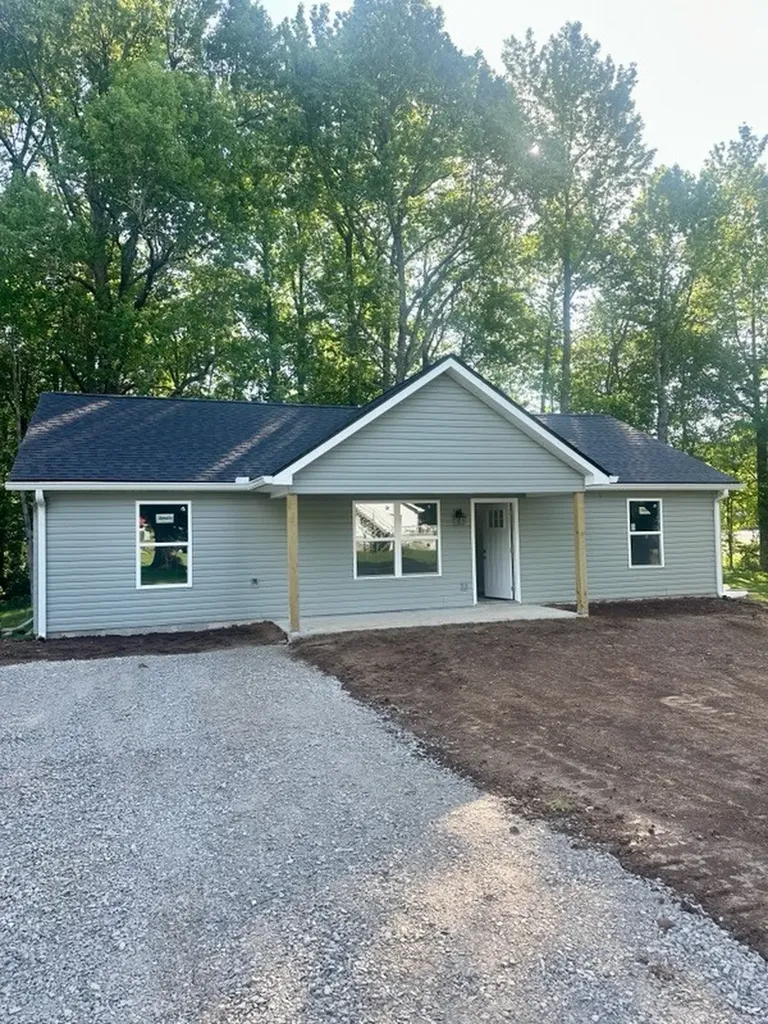 218 E Peter Avenue Monterey TN 38574