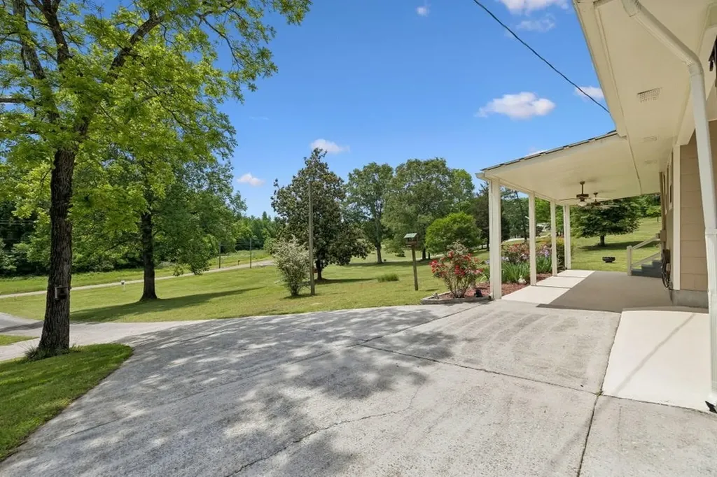 1484 Blythe Ferry Road B Dayton TN 37321
