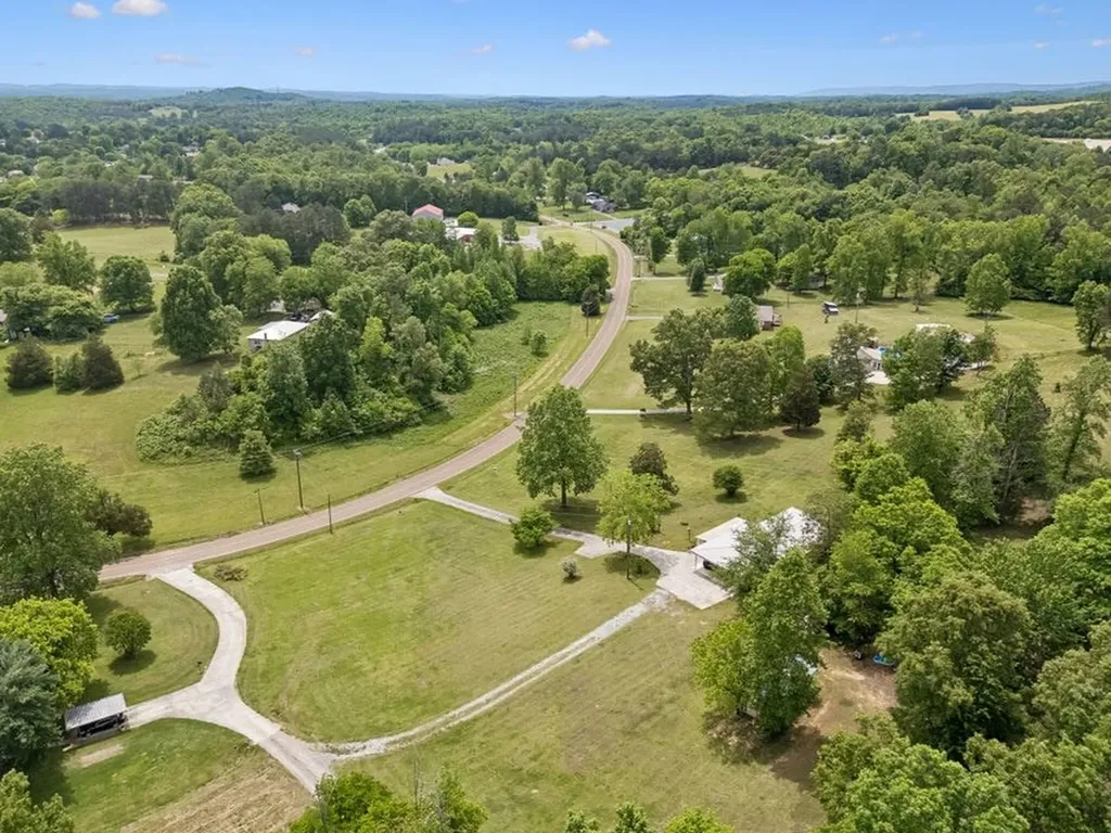 1484 Blythe Ferry Road B Dayton TN 37321