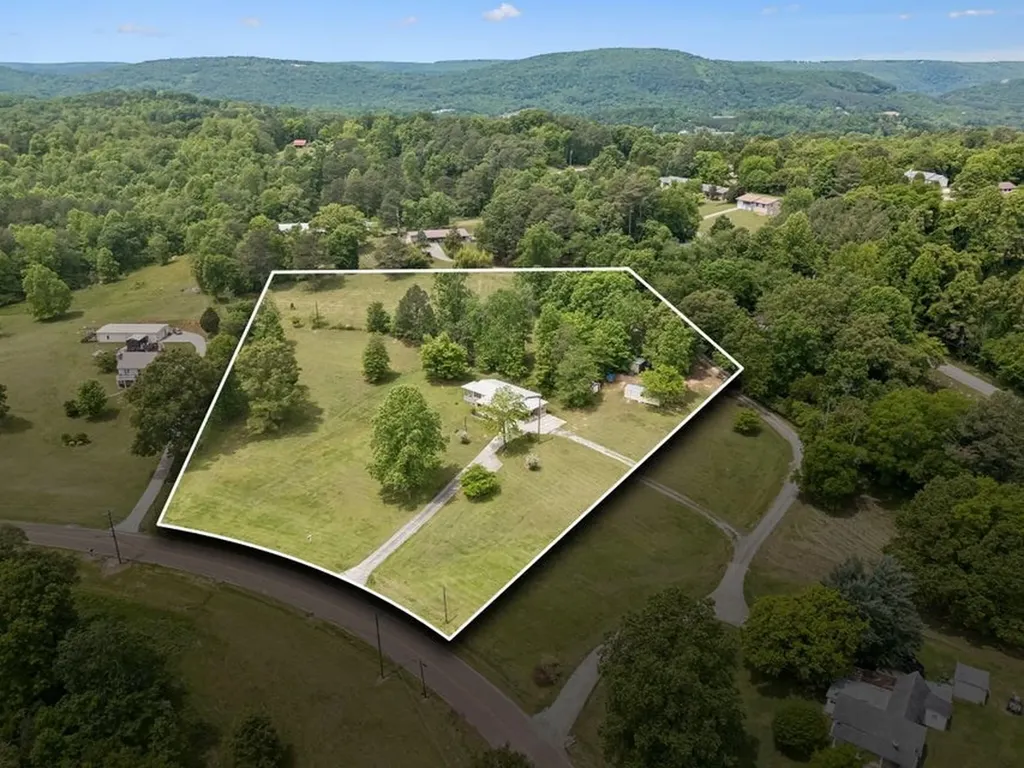 1484 Blythe Ferry Road B Dayton TN 37321