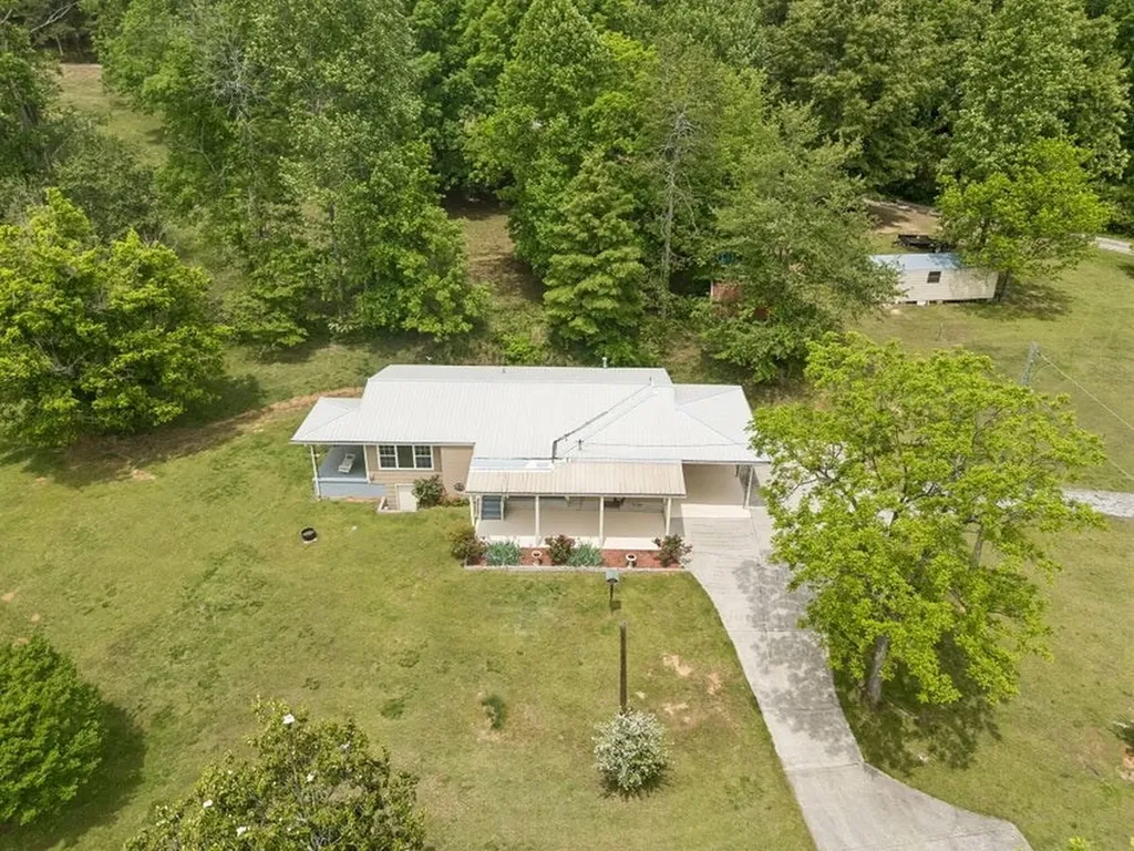1484 Blythe Ferry Road B Dayton TN 37321
