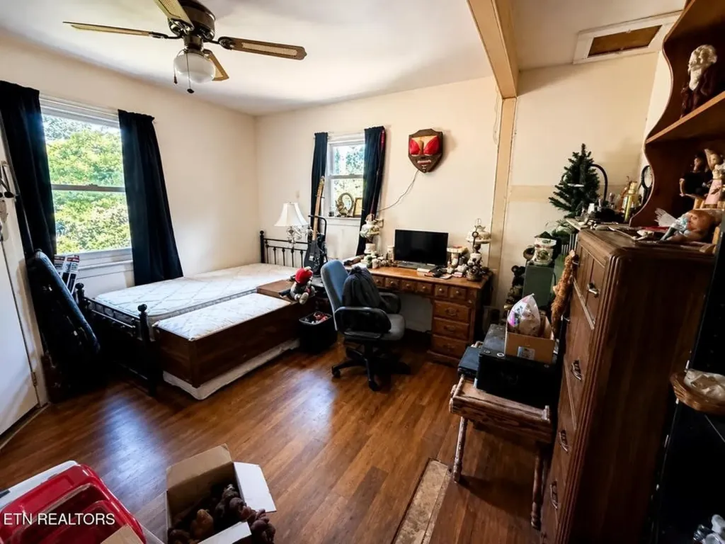 1070 Wright Place Road Jamestown TN 38556-2301