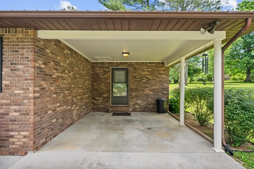 156 Pace Avenue Crossville TN 38555