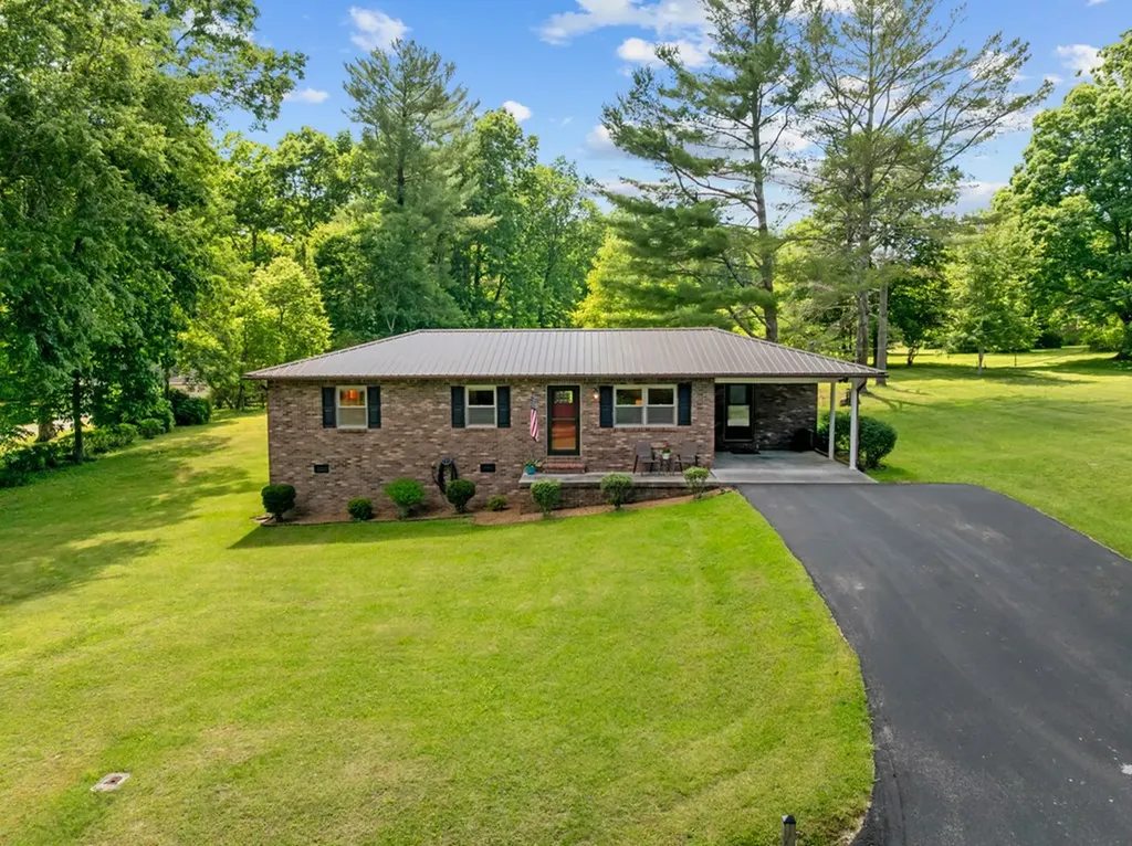 156 Pace Avenue Crossville TN 38555